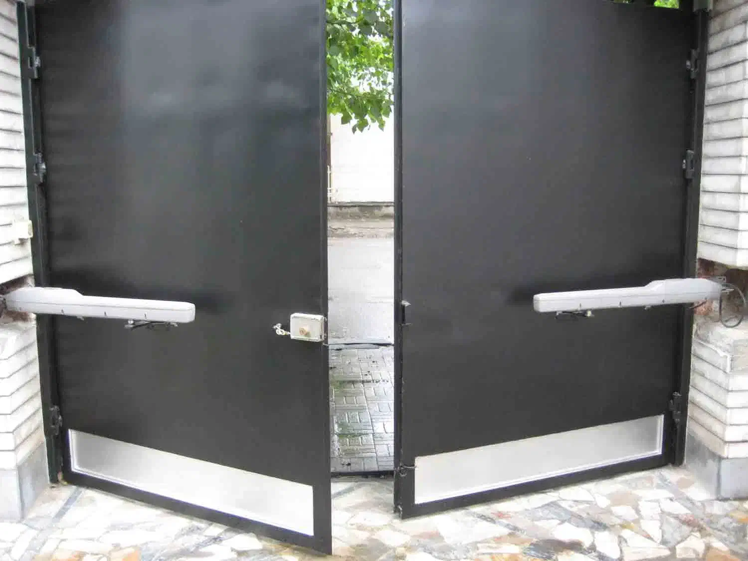 نصب دوربین و دزدگیر و درب برقی|خدمات پیشه و مهارت|دزفول, |دیوار