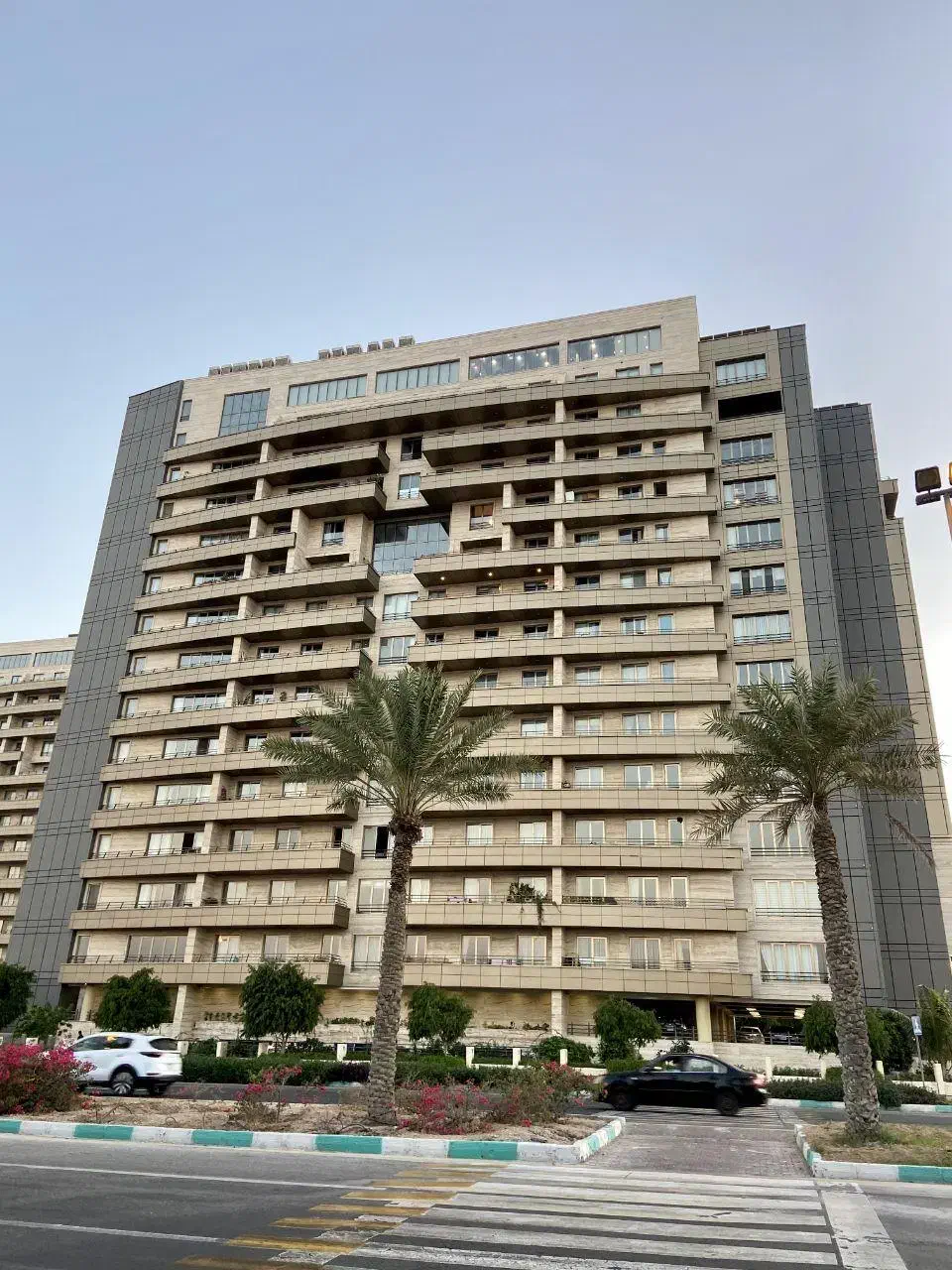 فروش/سه خواب/۲۱۰ متری /برج آینده ساز/صدف|فروش آپارتمان|کیش, |دیوار