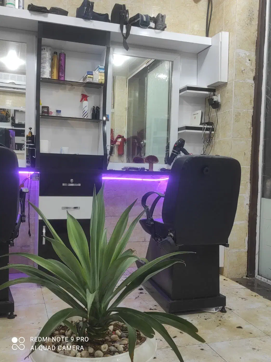 نیازمند آرایشگر مردبه صورت درصدی یا اجاره صندلی|استخدام درمانی، زیبایی، بهداشتی|قشم, |دیوار