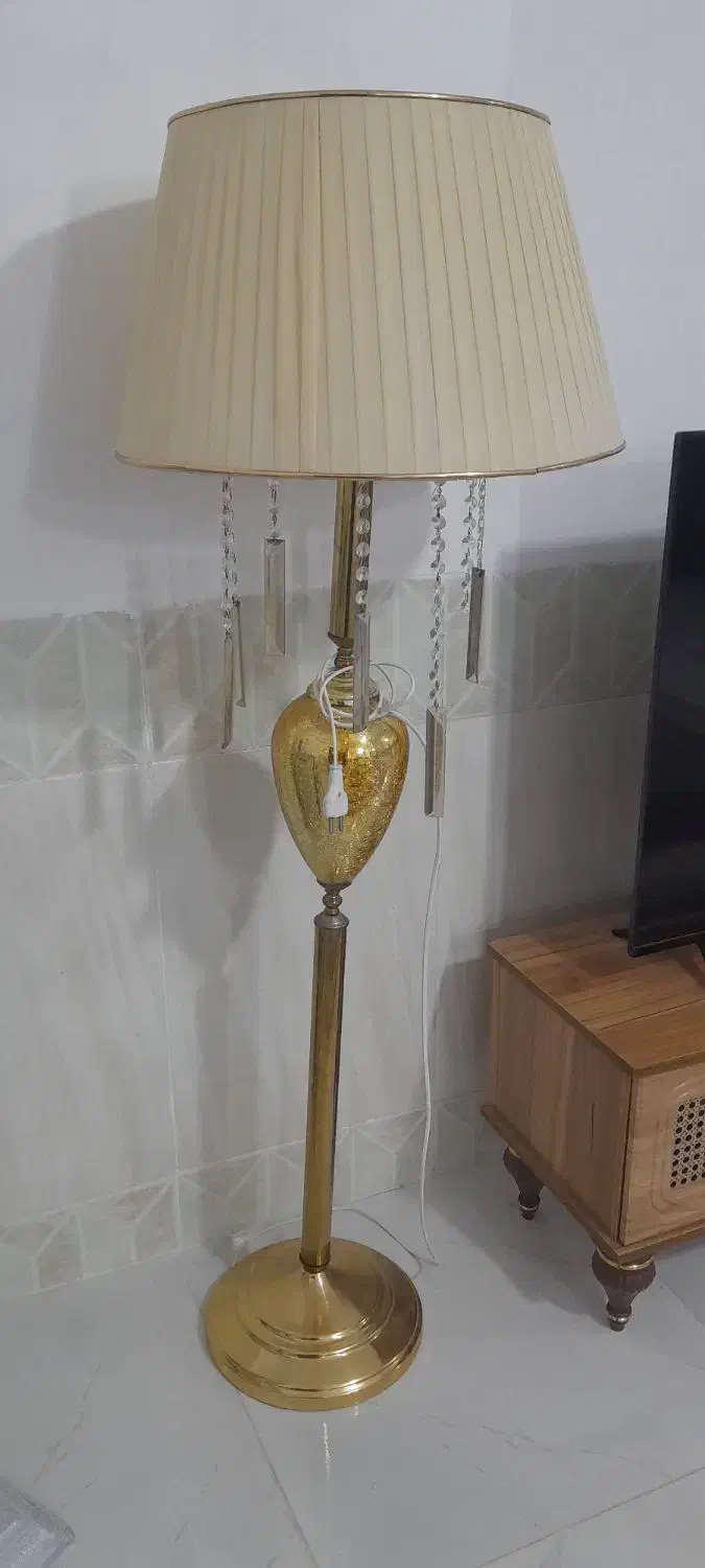 یک عدد آباژور نو به قیمت ۱۹۰۰ میفروشم|چراغ خواب و آباژور|ملک‌آباد, |دیوار