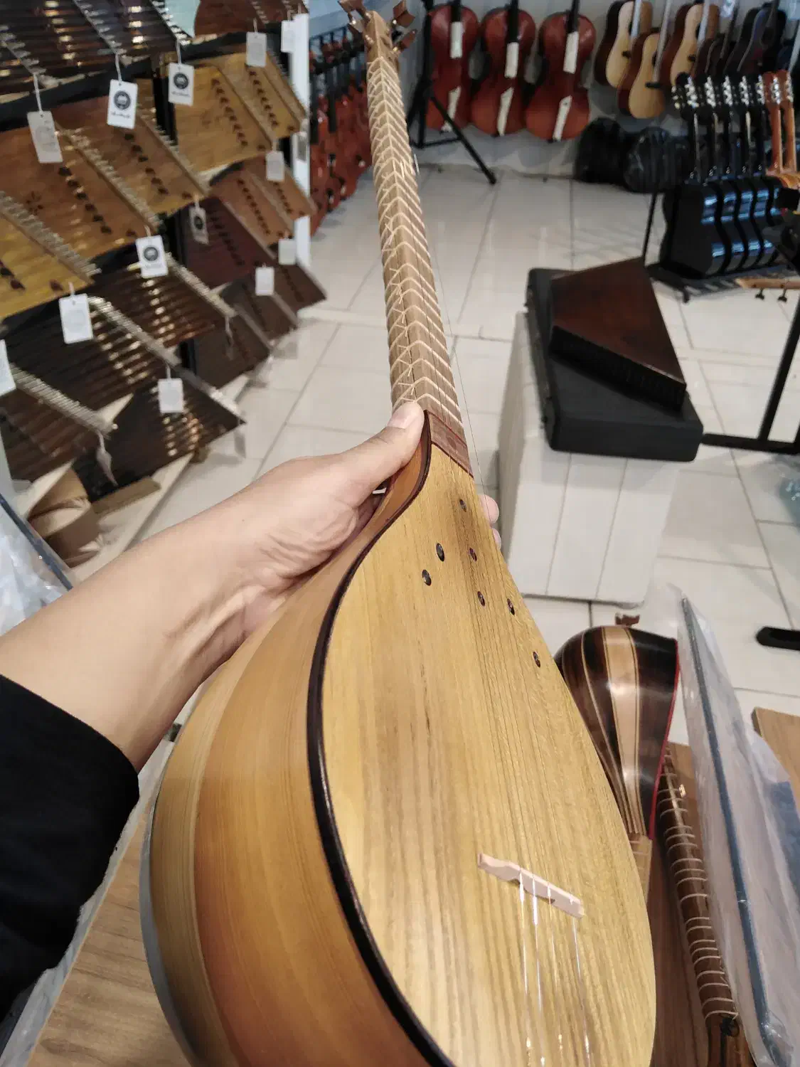 سه تار|سازهای سنتی|آمل, |دیوار