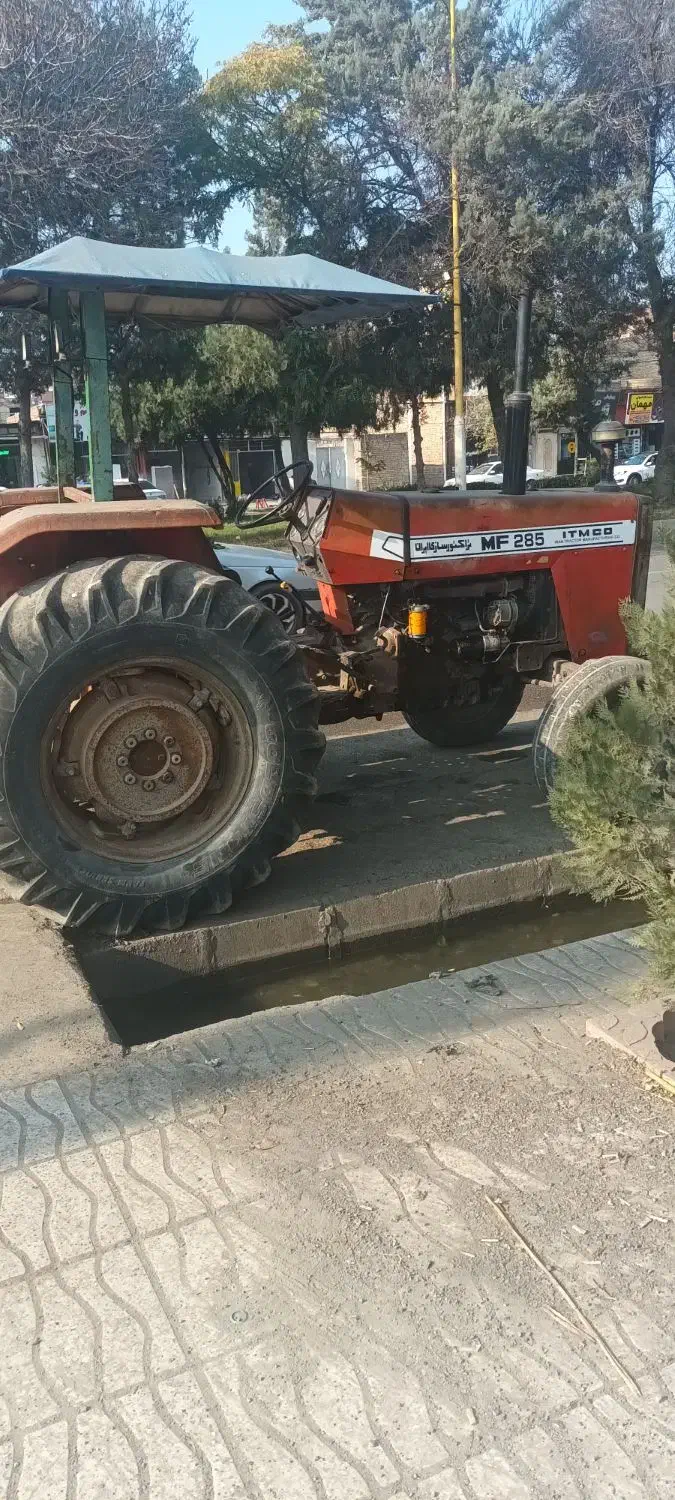 تراکتور ۲۸۵مدل ۷۳|خودرو سنگین|پارس‌آباد, |دیوار