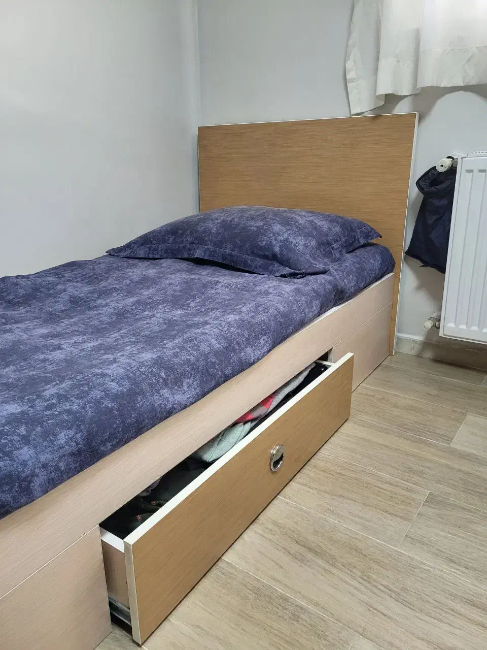 تخت خواب یک نفره همراه عسلی|تخت و سرویس خواب|تهران, امیرآباد|دیوار