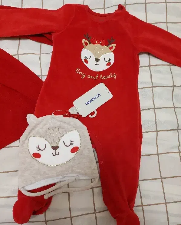 ۳ عدد لباس و یک کلاه درحد نو|کفش و لباس بچه|تبریز, |دیوار