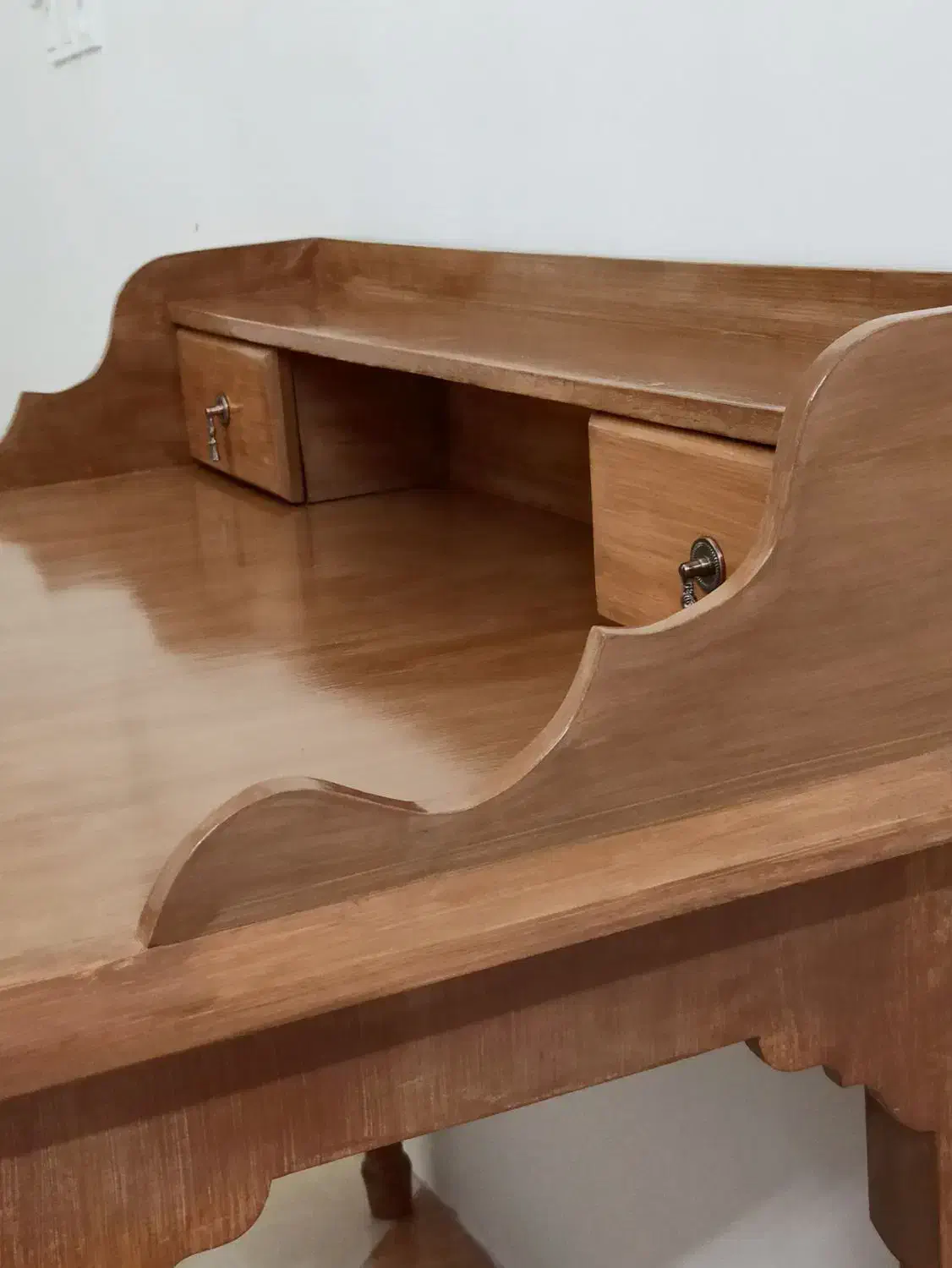 ست تمام چوبی میز تحریر و صندلی طرح فرانسوی (بووبا)|میز تحریر و کامپیوتر|ارومیه, |دیوار