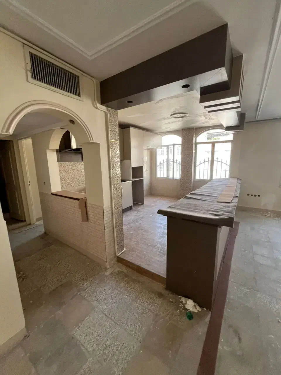 دربستی/۵ واحد مجزا/ نقاشی شده/در قائم ها|اجارهٔ آپارتمان|تهران, گلستان (شهرک راه آهن)|دیوار