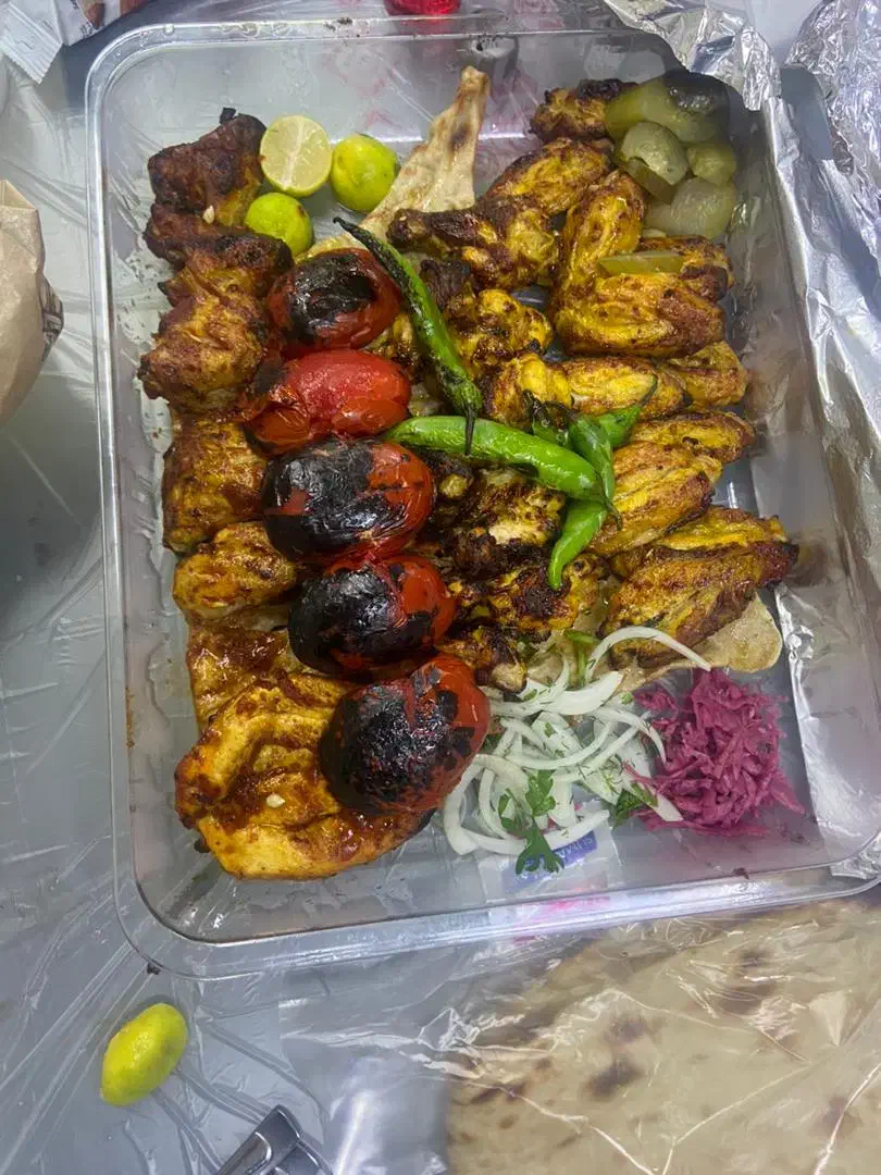 کارگر ساده  کباب زن کارگر سالندار|استخدام خدمات فروشگاه و رستوران|تهران, تهرانپارس غربی|دیوار