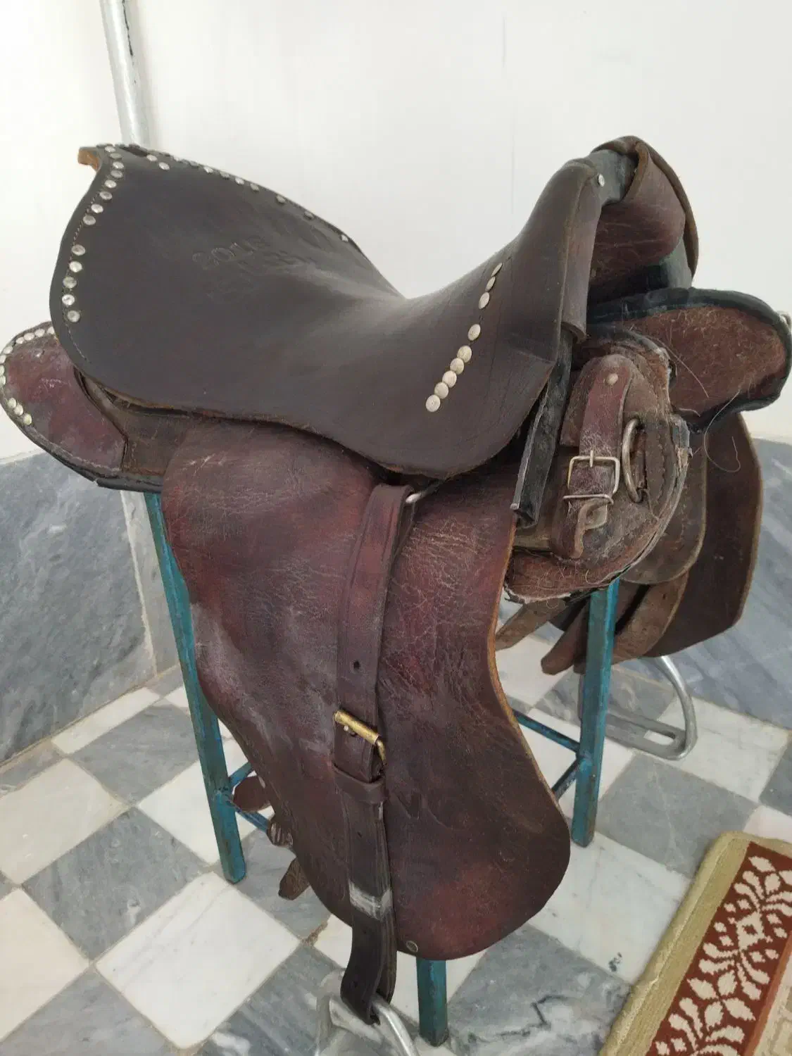 زین اسب بختیاری|اسب و تجهیزات اسب‌سواری|سبزوار, قصبه شرقی|دیوار