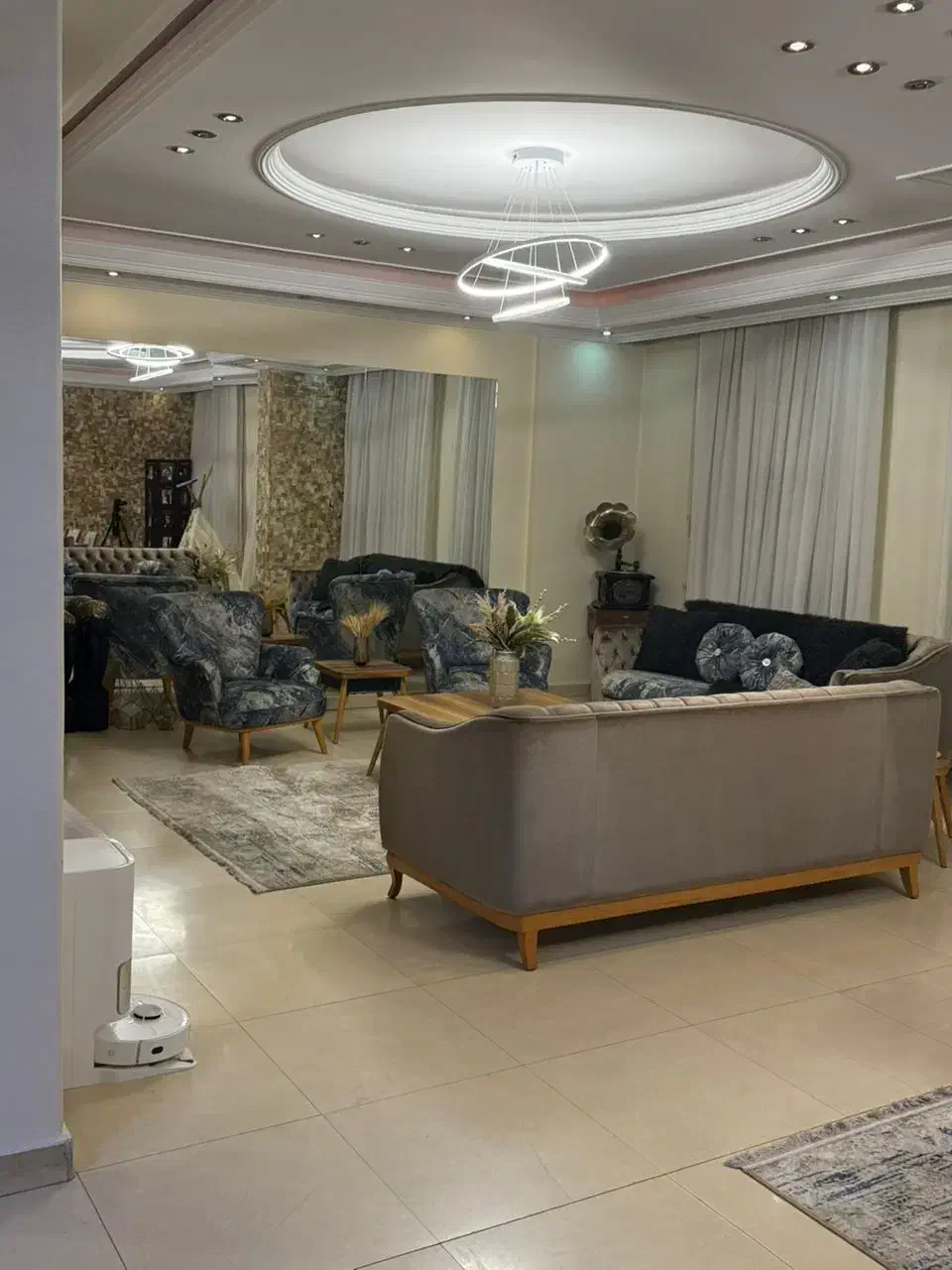 استخدام مهماندار|استخدام سرایداری و نظافت|تهران, بلوار کشاورز|دیوار