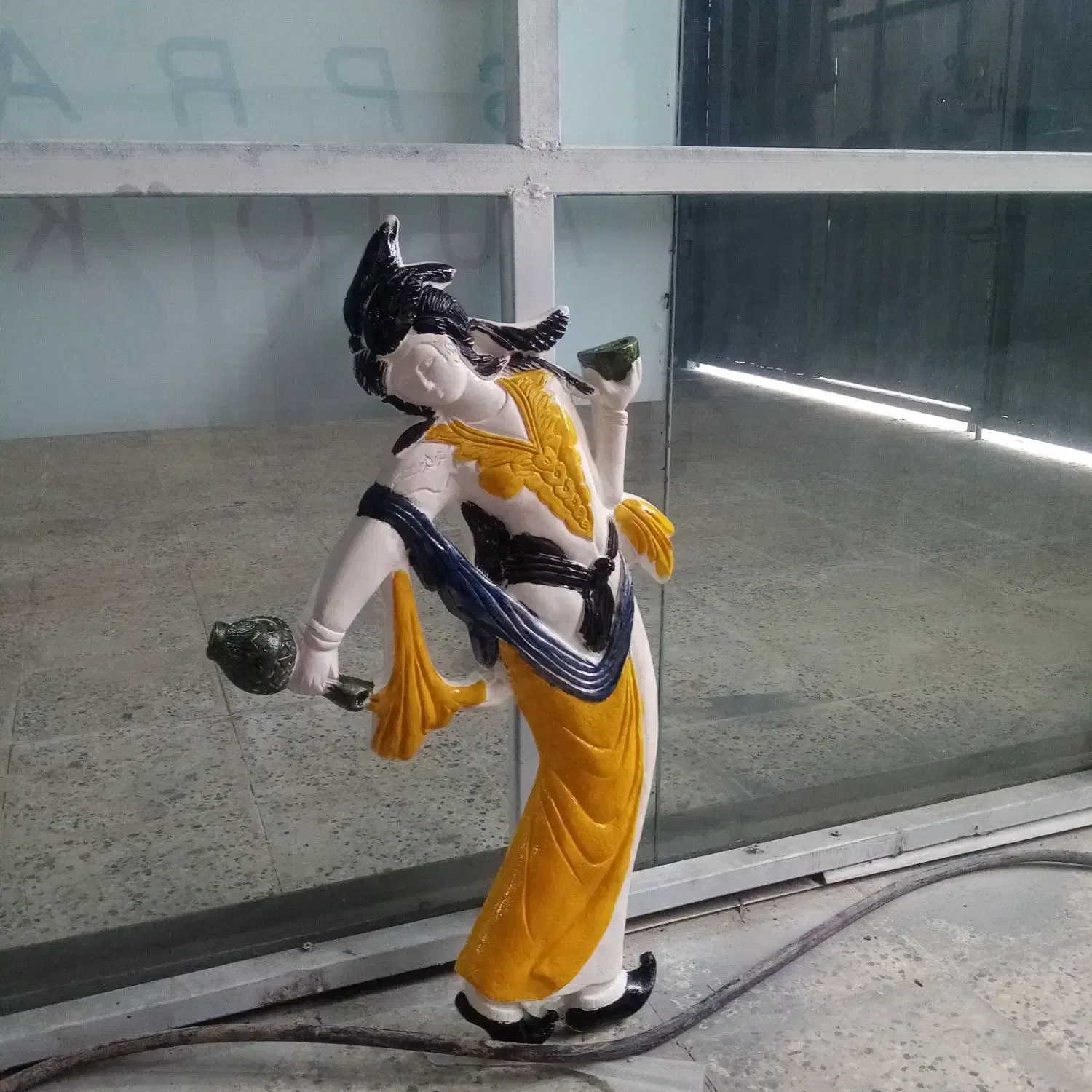 مجسمه|مجسمه، تندیس، ماکت|پردیس, سیاه سنگ|دیوار