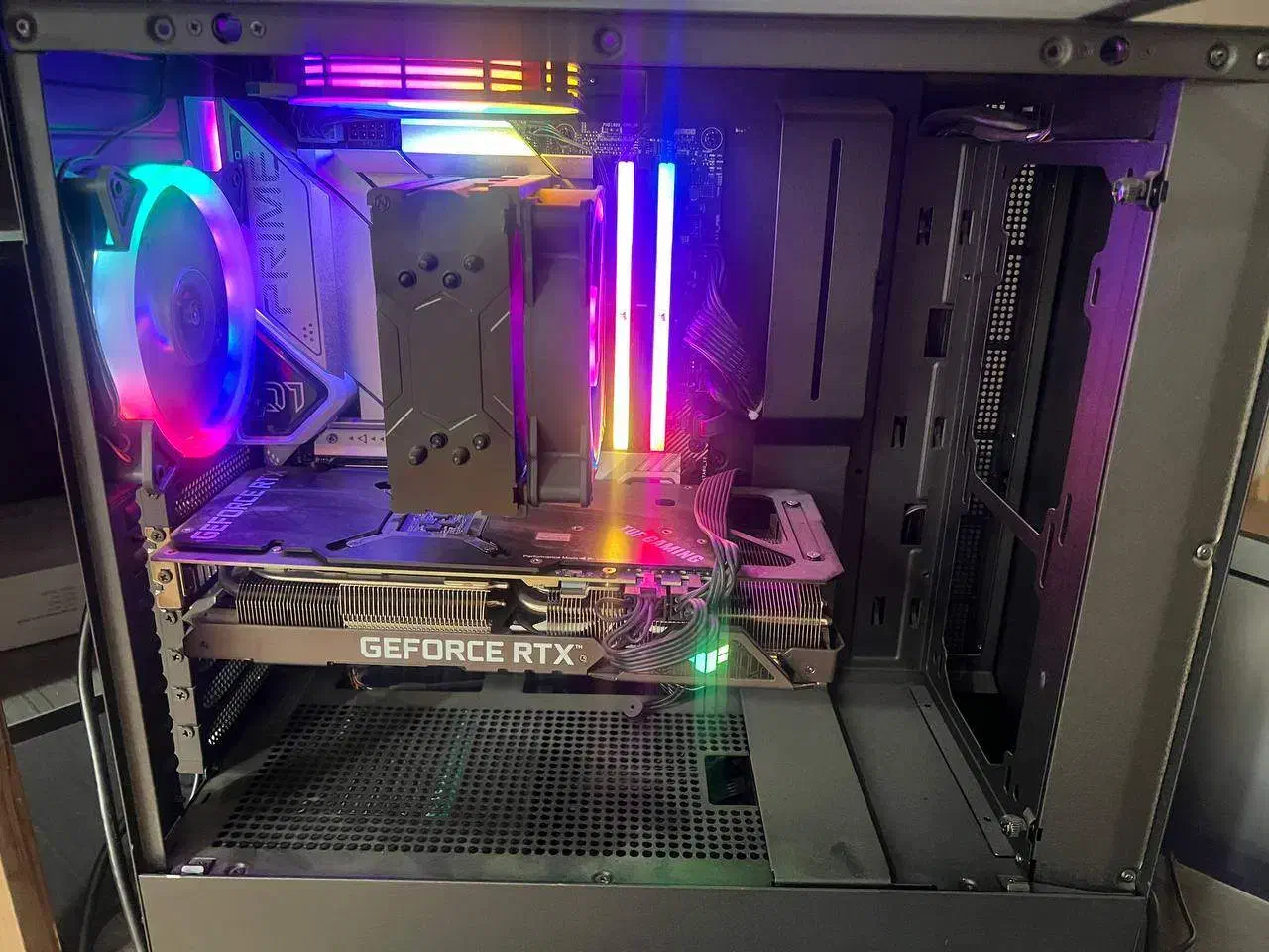 کیس|رایانه رومیزی|تهران, فلسطین (میدان انقلاب)|دیوار