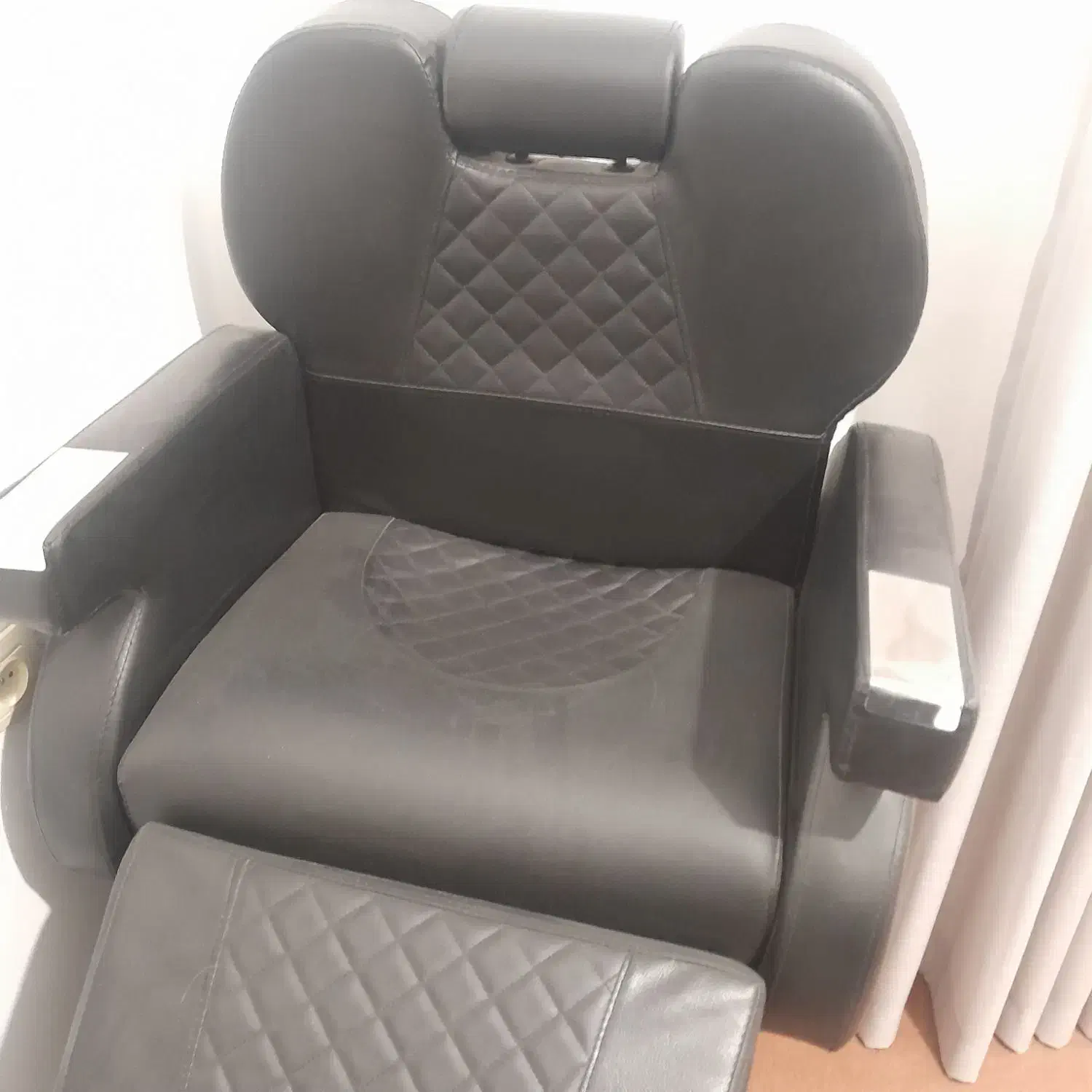 صندلی جک دار برای اصلاح سر مردانه|آرایشگاه و سالنهای زیبایی|ازنا, |دیوار