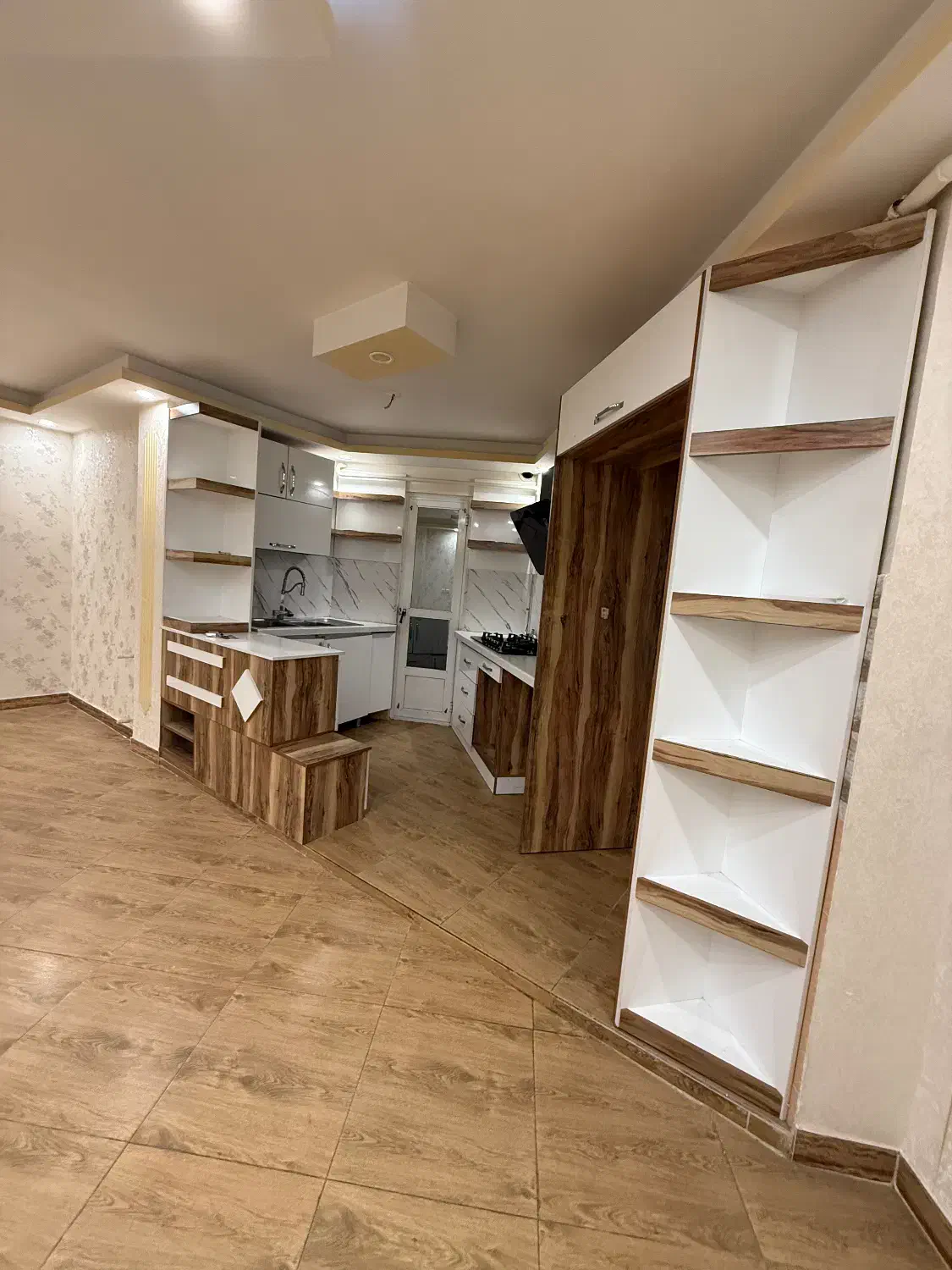 فروش واحد۸۲متری در بهترین لوکیشن شهر|فروش آپارتمان|صومعهسرا, |دیوار