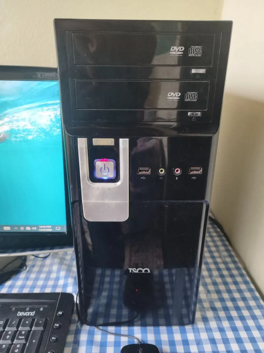 سیستم ۴هسته رم ۸ ddr3 هارد ssd و ۵۰۰ گرافیک ۲|رایانه رومیزی|چالوس, |دیوار