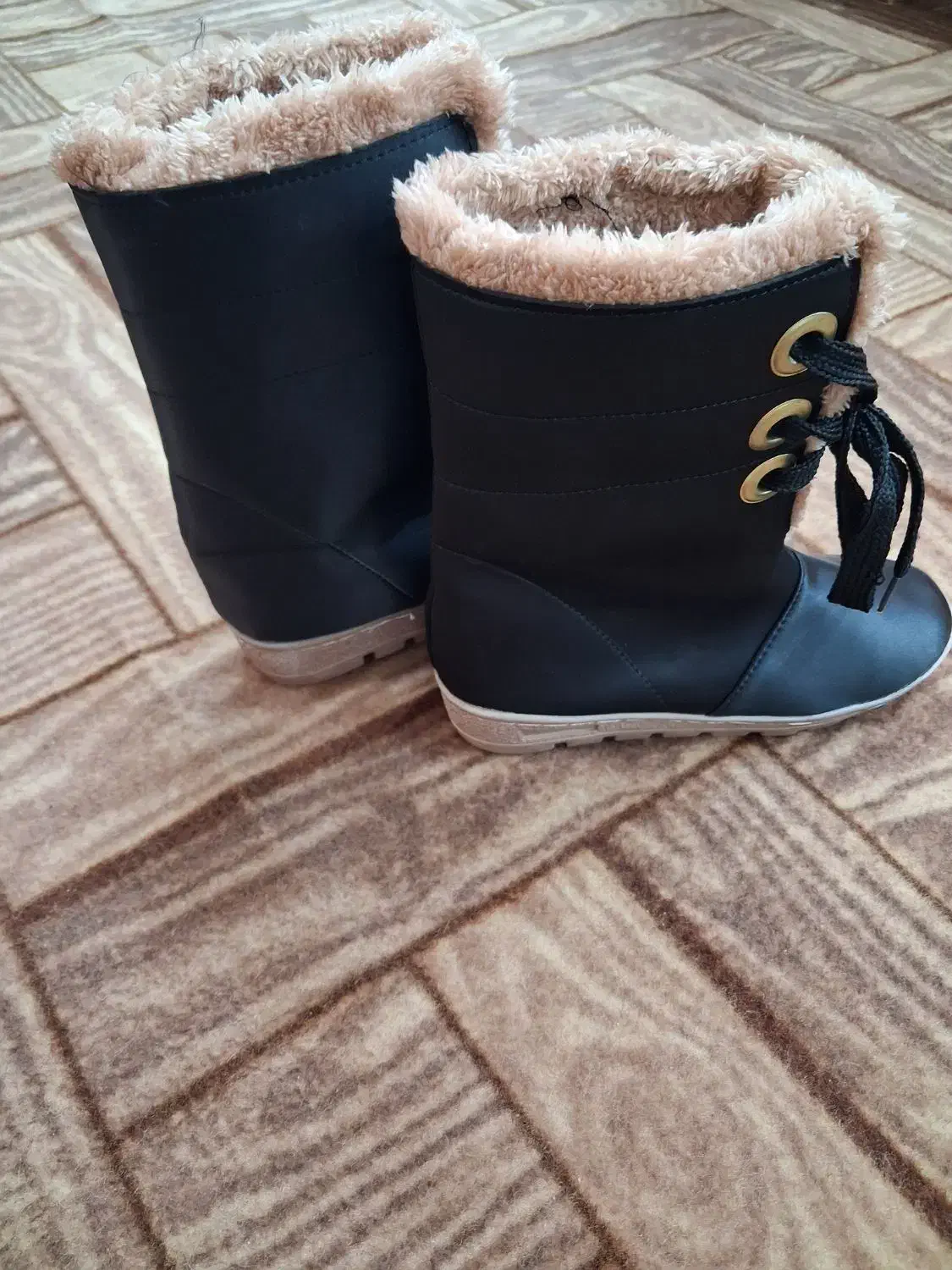 پوتین|کیف، کفش، کمربند|قرچک, زیبا شهر|دیوار