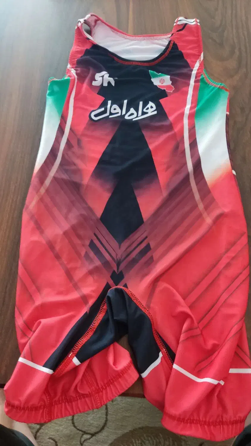 فروش کفش سایز 37 و لباس کشتی|لباس|کوهدشت, |دیوار