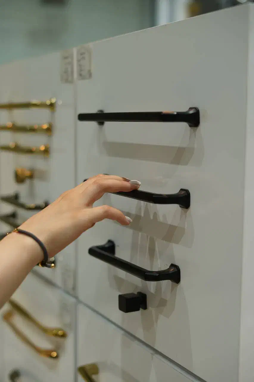 دستگیره کابینت با قیمت عمده  مدل‌های خاص و جدید|مصالح و تجهیزات ساختمان|قم, زنبیل آباد|دیوار