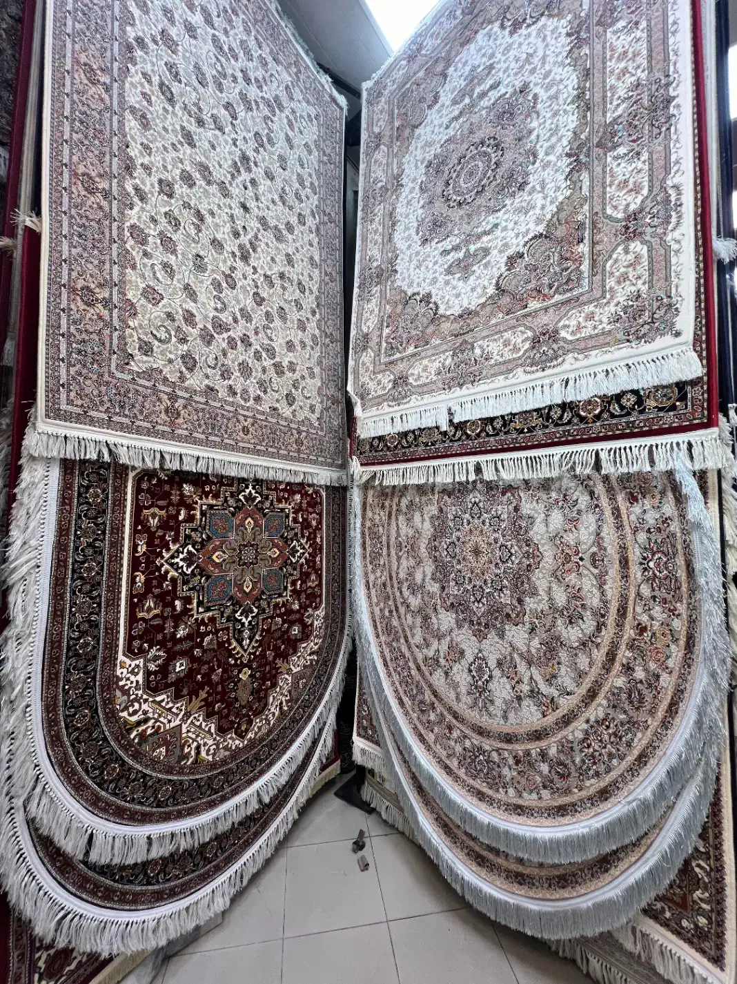 مرکز پخش فرش بیضی دستبافت گونه ( فرش نادر تبریز)|فرش|تبریز, |دیوار