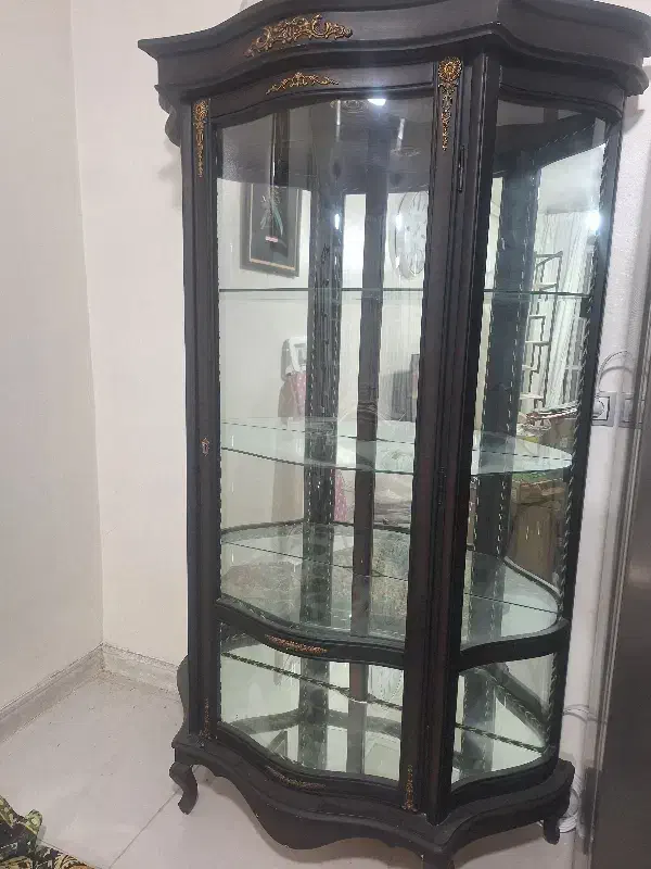 بوفه نو با چوب و شیشه بزرگ و جا دار|بوفه، ویترین، کنسول|مرودشت, استادیوم‎|دیوار