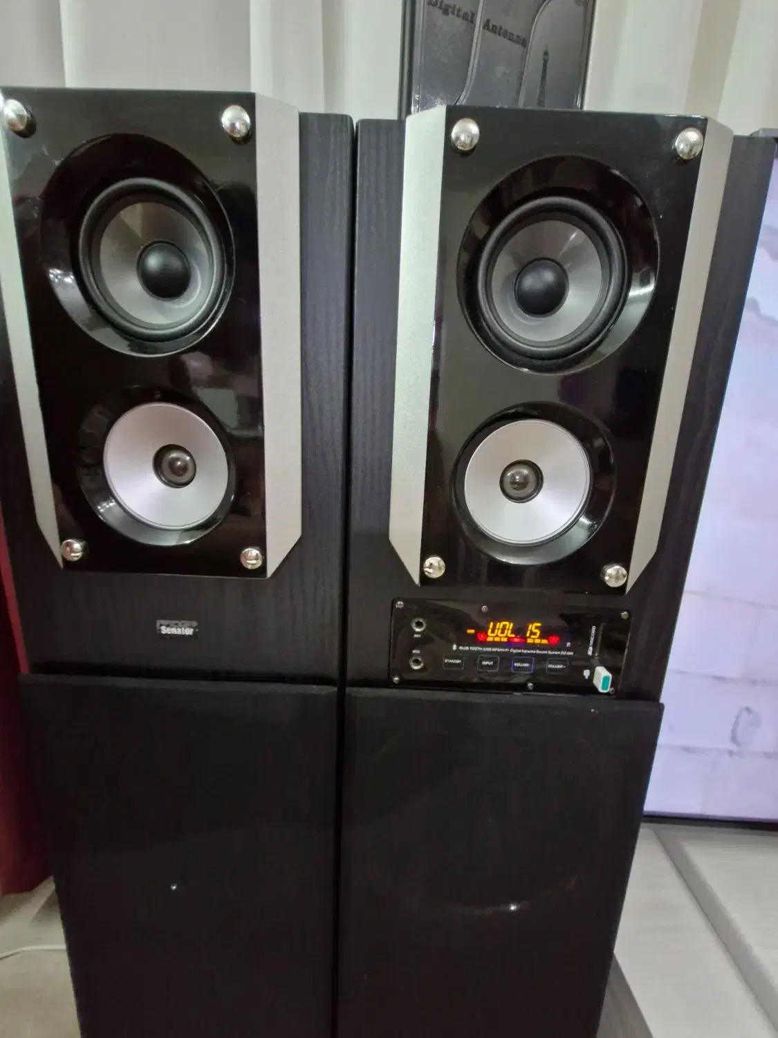 اسپیکر در حد نو کاملا سالم مارک سناتور|سیستم صوتی خانگی|پرند, فاز ۵|دیوار