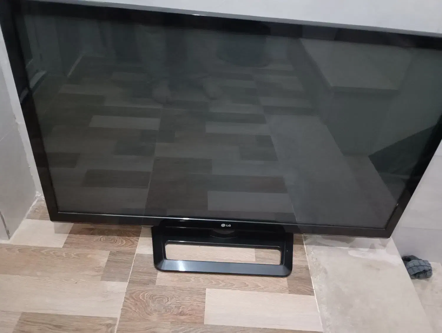 LCD|تلویزیون و پروژکتور|شیراز, کرونی(خاتونک)|دیوار