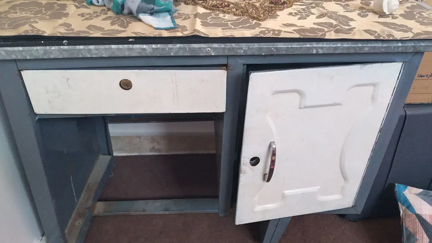 فروش میز تحریر|میز تحریر و کامپیوتر|قم, بوستان علوی|دیوار