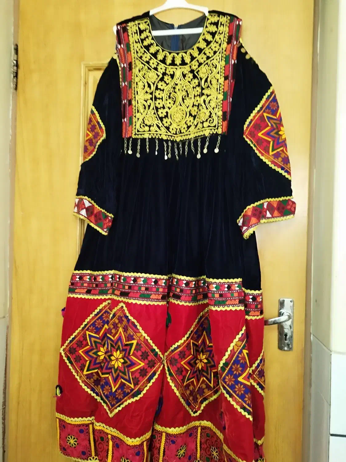 لباس محلی و ساری هندی|لباس|مبارکه, |دیوار