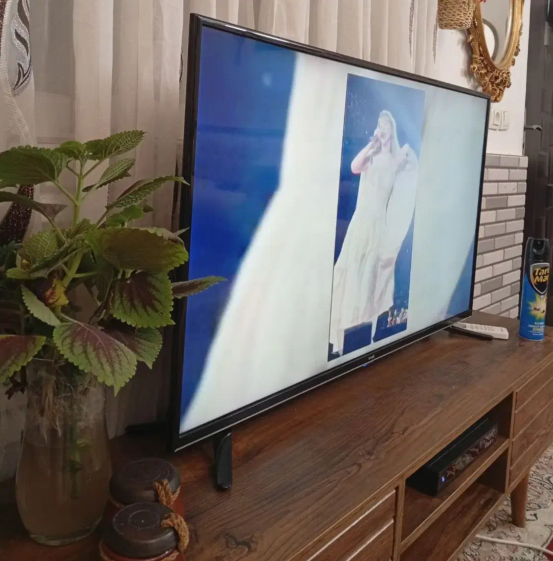 فروش تی وی و میز تی وی|تلویزیون و پروژکتور|آمل, |دیوار