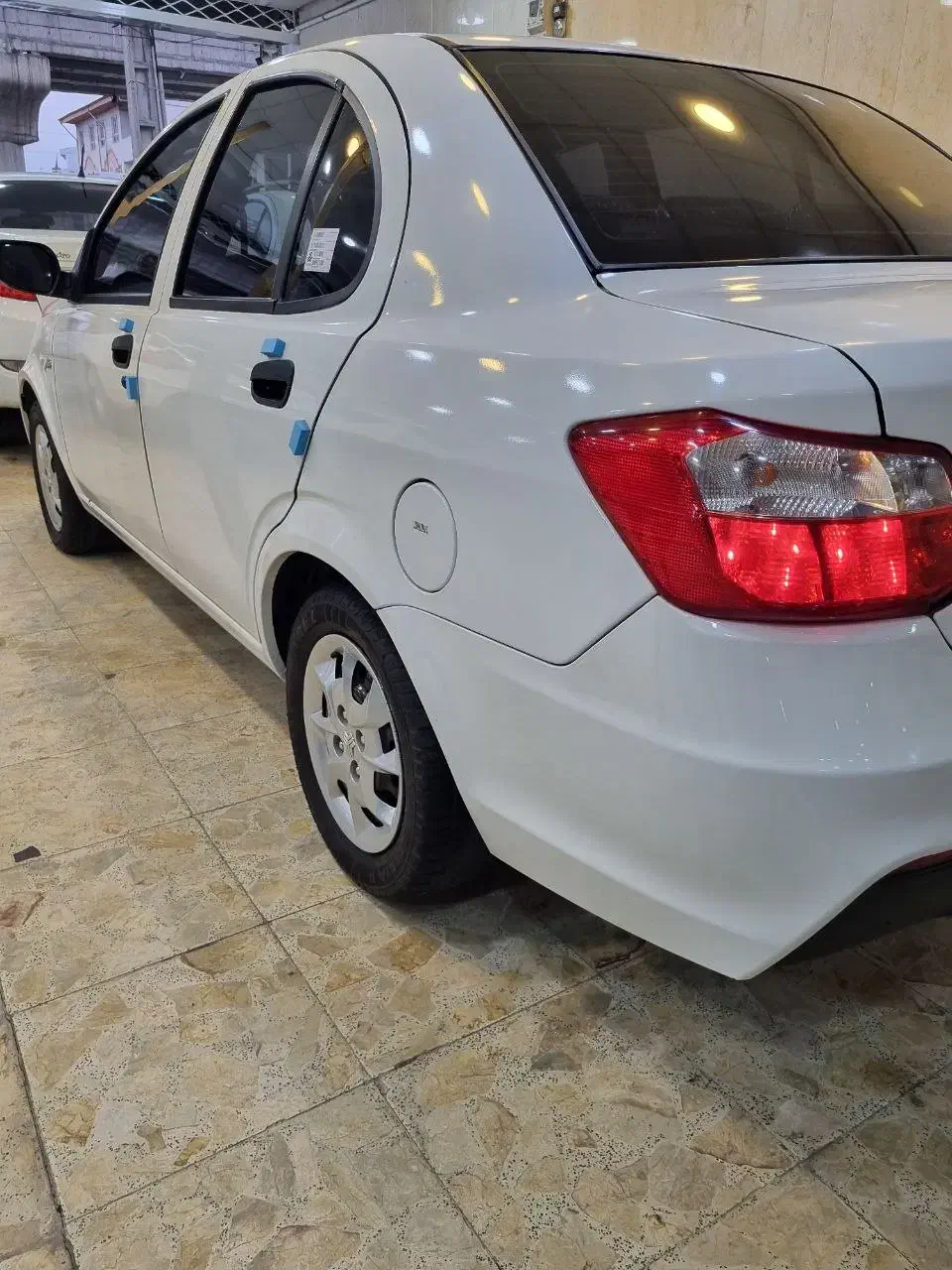 سایناS1402|خودرو سواری و وانت|رشت, استقامت ۱|دیوار