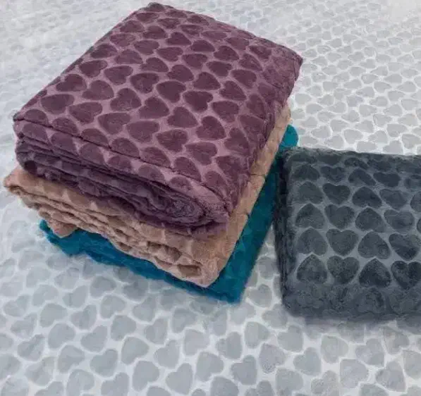 پتو مسافرتی سبک و ارزان وجنس خوب|رختخواب، بالش، پتو|یزد, |دیوار