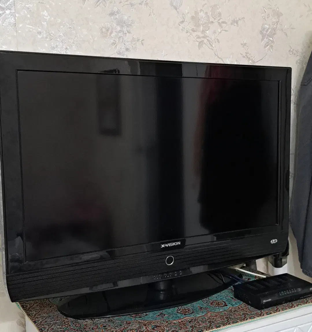 تلویزیون ایکس ویژن|تلویزیون و پروژکتور|چهاردانگه (تهران), |دیوار