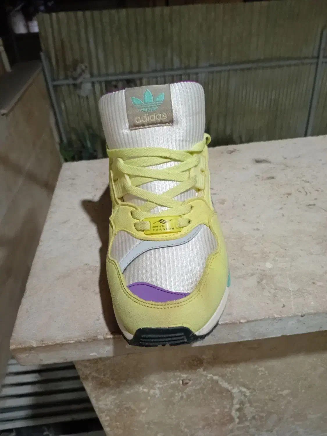 کتونی نو نو|کیف، کفش، کمربند|ری, علایین|دیوار