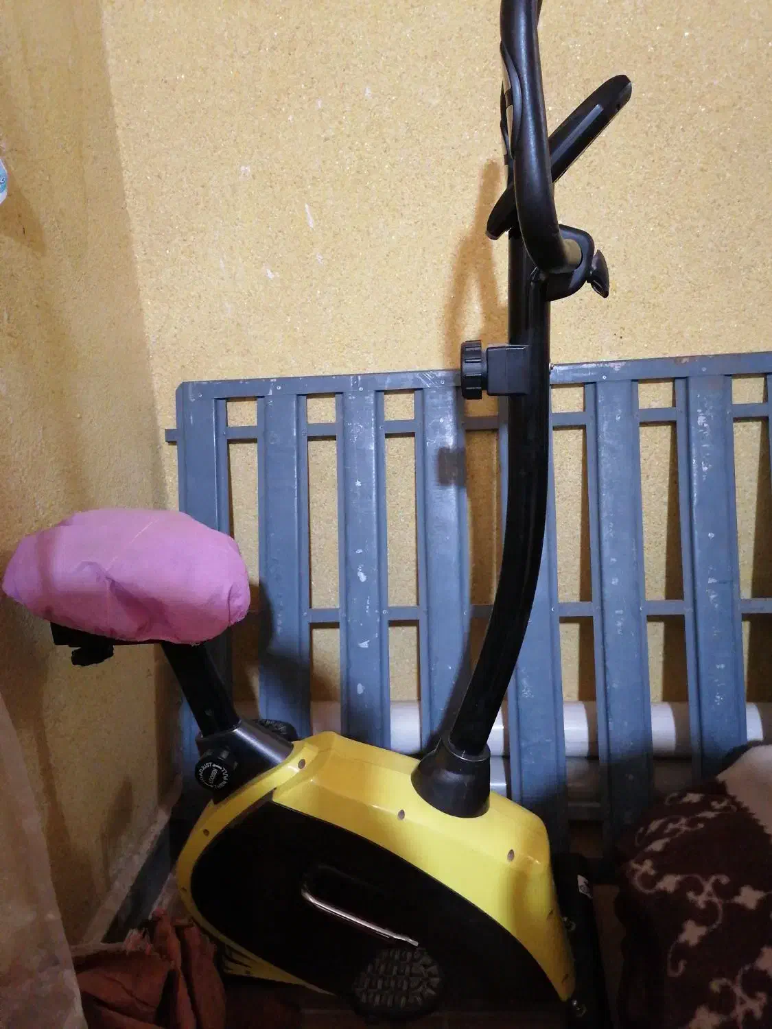 دوچرخه ثابت ورزشی|تجهیزات ورزشی|اهواز, کوی باهنر|دیوار