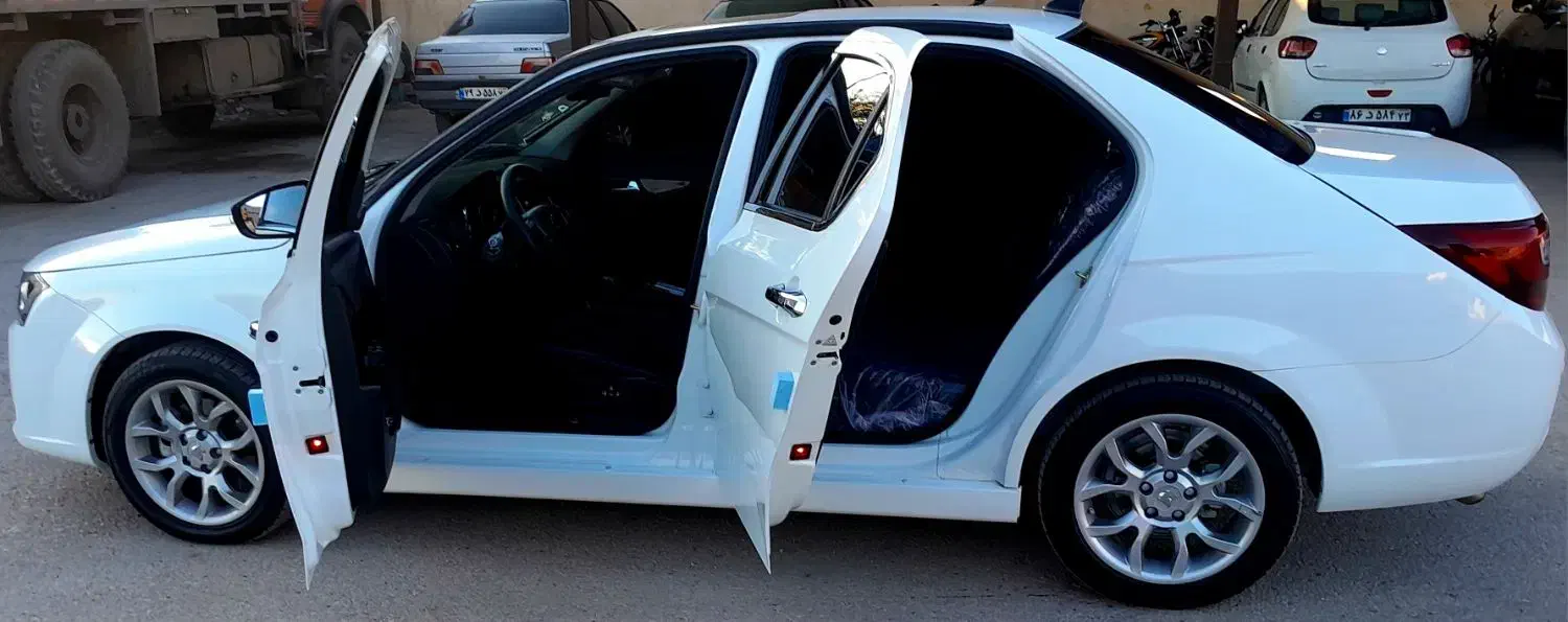 دنا پلاس توربو۶ دنده دستی۴۰۲. سانروف esp توربو.فول|خودرو سواری و وانت|شیراز, شهرک گلها|دیوار