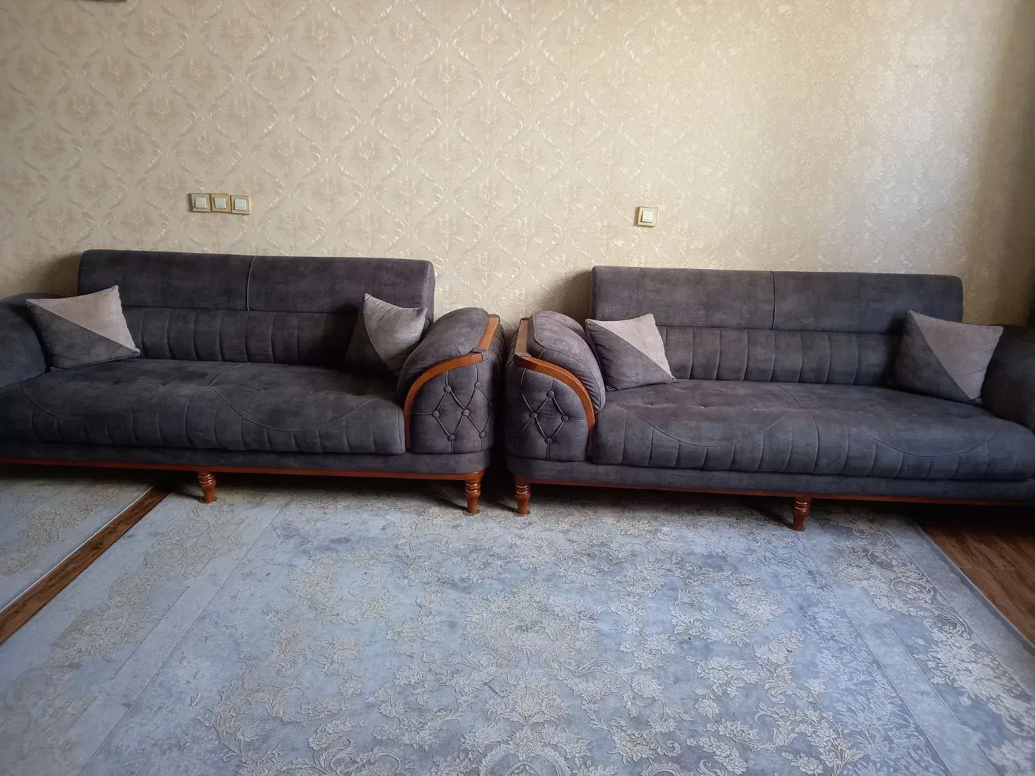 مبلمان ۸نفره راحتی چستر در حد نو|مبلمان خانگی و میز عسلی|شیراز, قلعه شاهزاده بیگم|دیوار