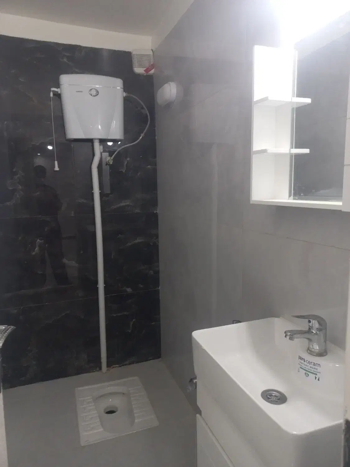 واحد ۱۳۰ متری ۳ خواب دهکده المپیک شهرک راه آهن