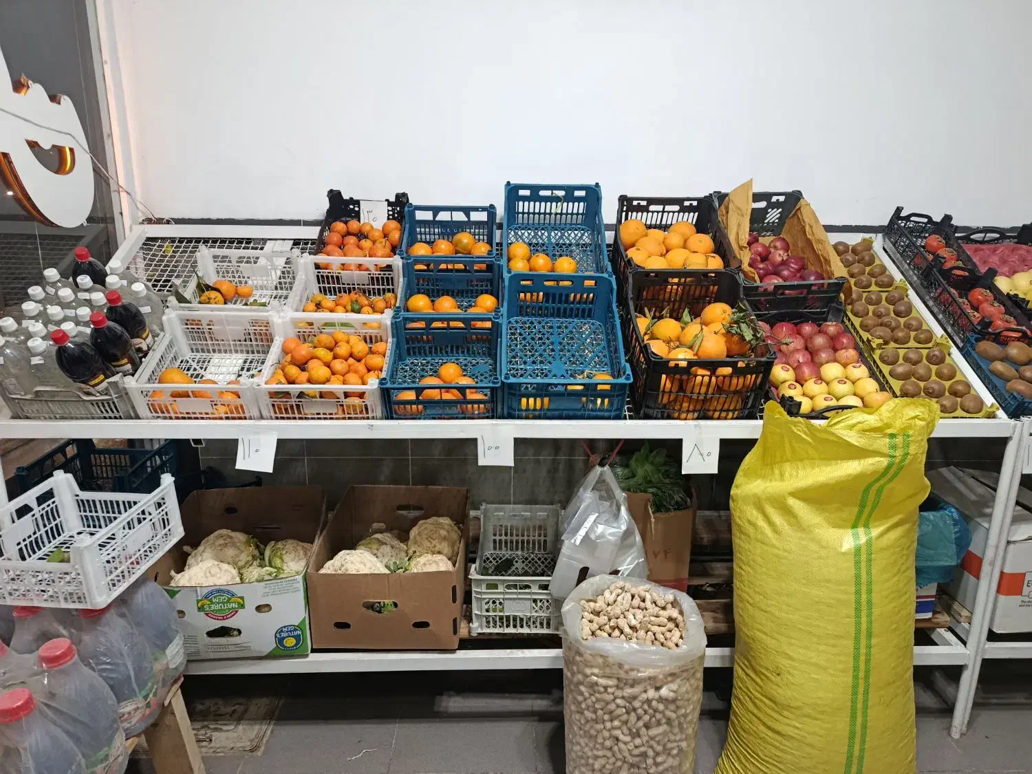 میز میوه فروشی و ترازو و صندل|فروشگاه و مغازه|ماکو, |دیوار