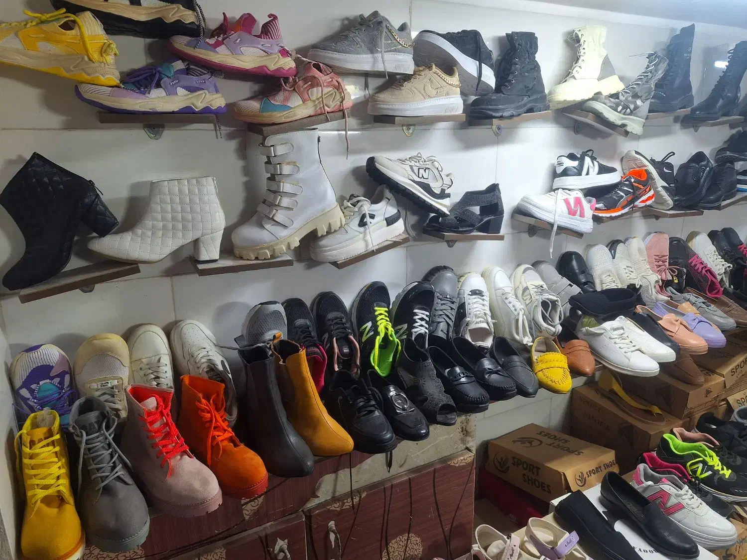 نیم بوت وکتانی زیرقیمت بازار|کیف، کفش، کمربند|قم, وادی السلام|دیوار