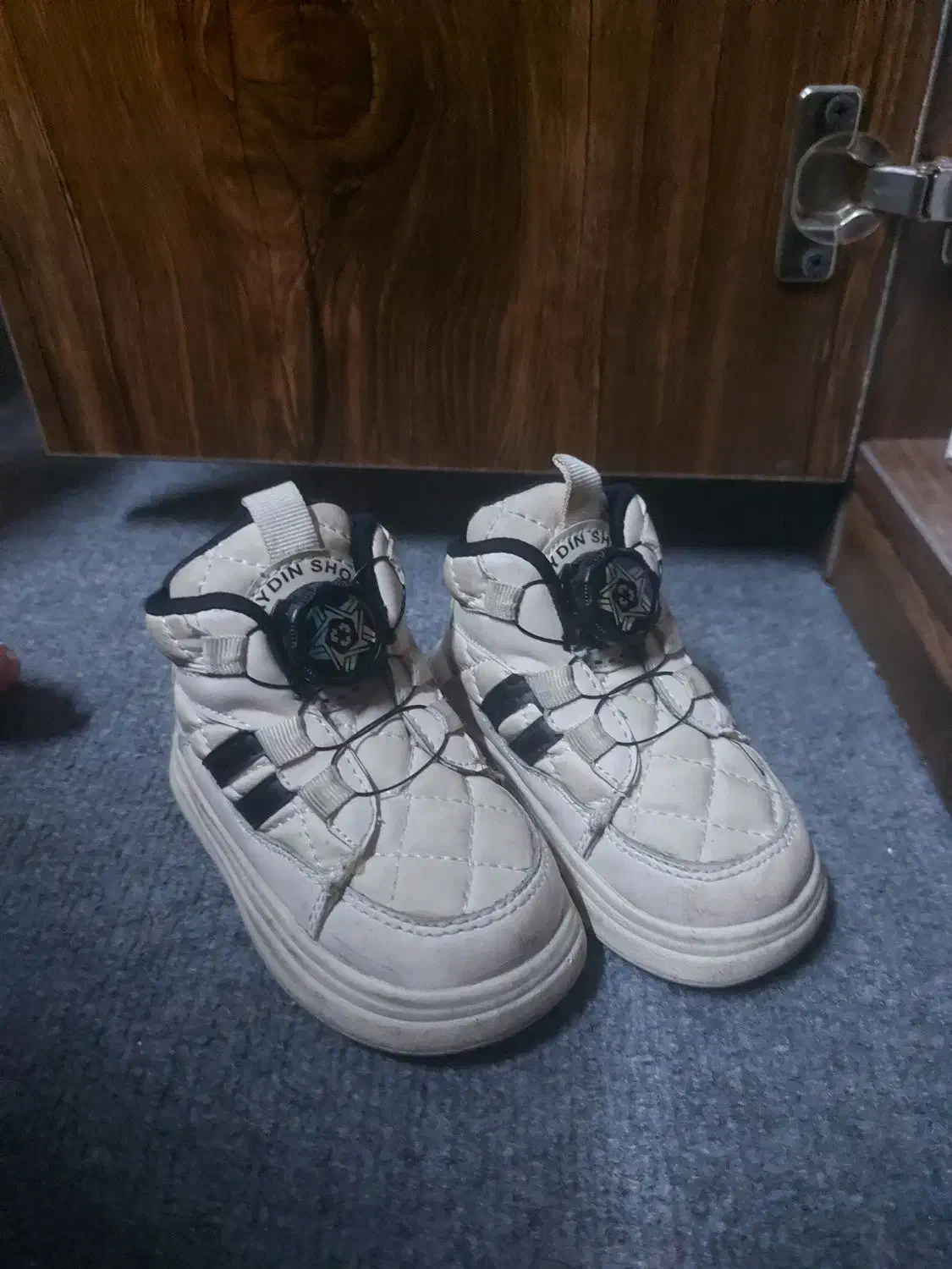 کتانی بچگانه|کفش و لباس بچه|بندر انزلی, آذربایجان|دیوار