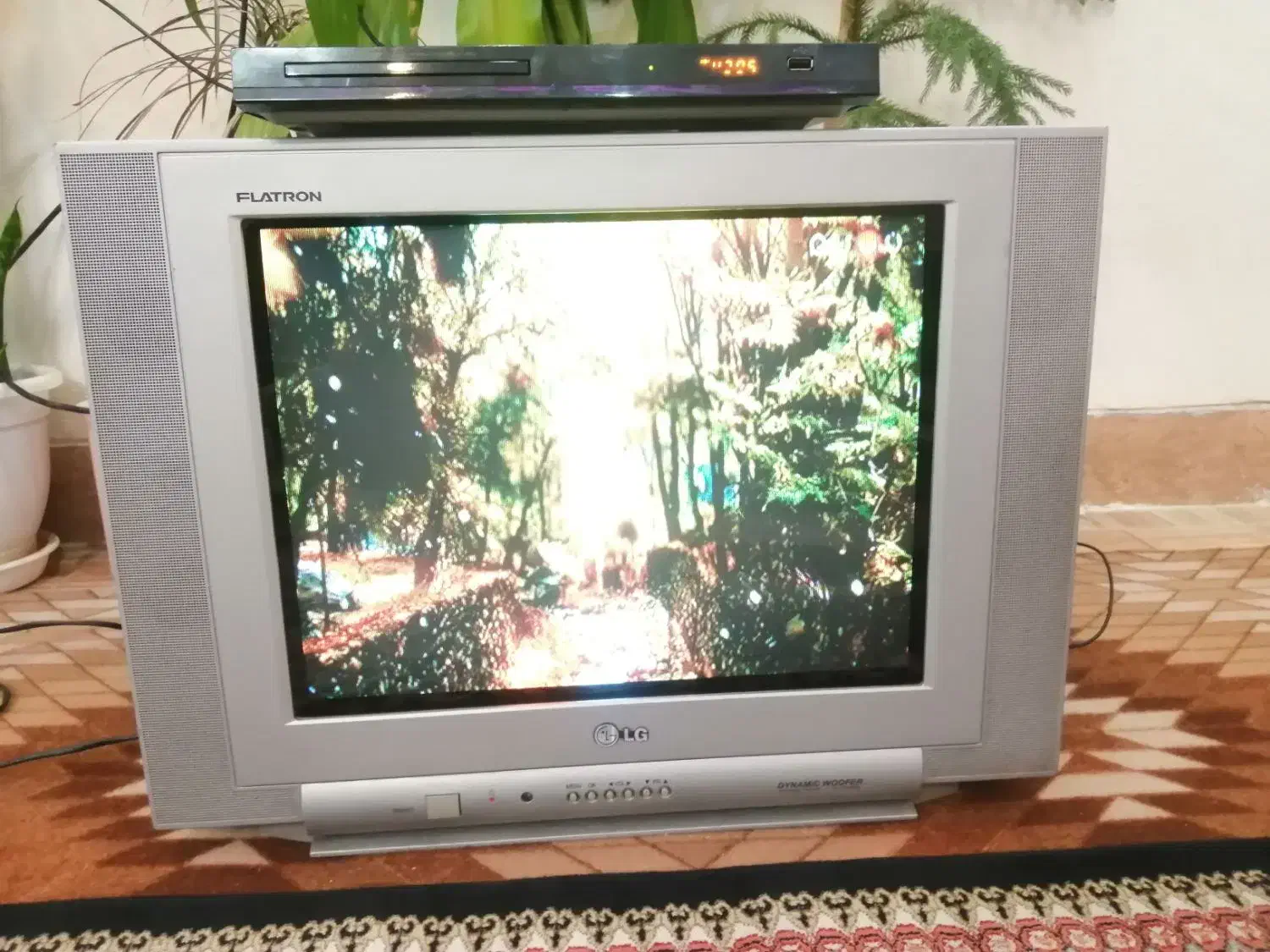 تلویزیون ۲۱ال جی کره ای اصل|تلویزیون و پروژکتور|نجف‌آباد, شهید بهشتی|دیوار