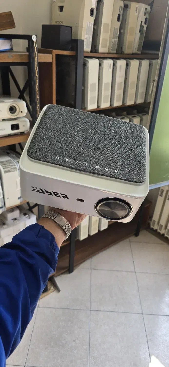 ویدیو پروژکتور یابر v6 پرتابل مناسب محیط روشن|تلویزیون و پروژکتور|تهران, صادقیه|دیوار