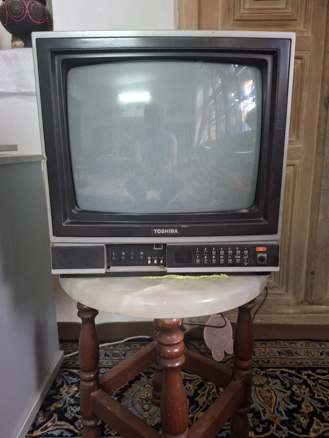 تلویزیون ۱۴ اینچ توشیبا خراب|تلویزیون و پروژکتور|رشت, چله خانه|دیوار