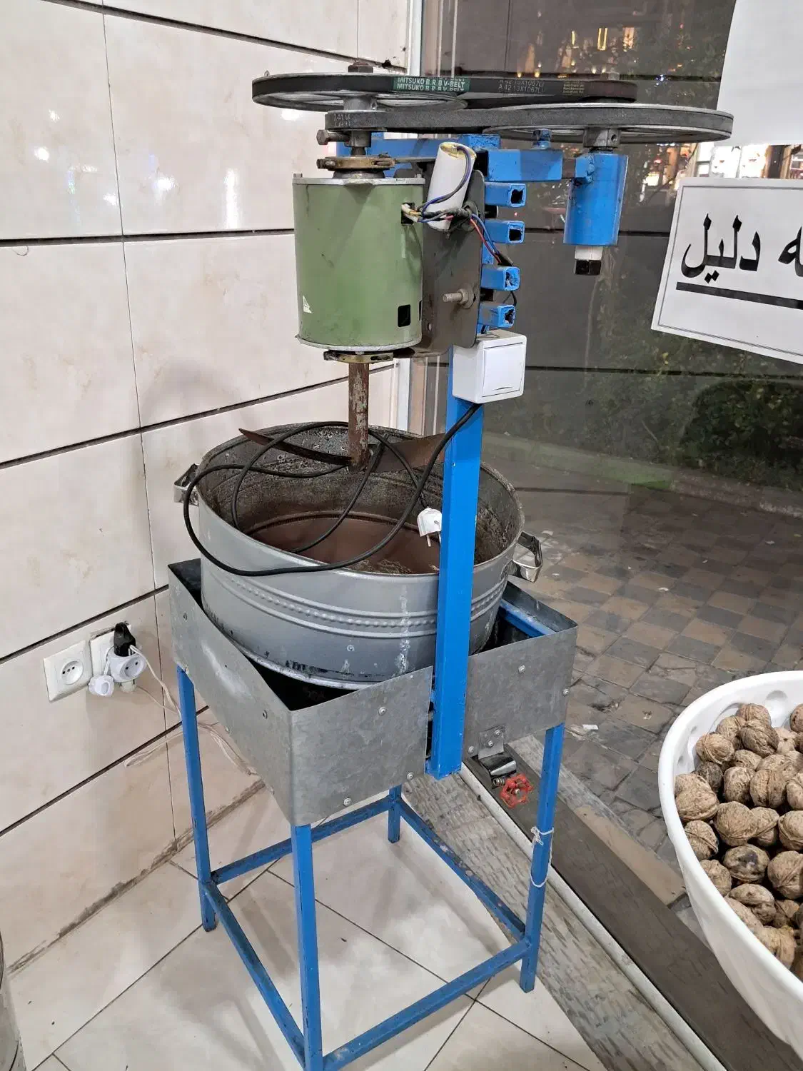 دستگاه تخمه پز و قفسه و ترازو و تابلو|فروشگاه و مغازه|اردبیل, |دیوار