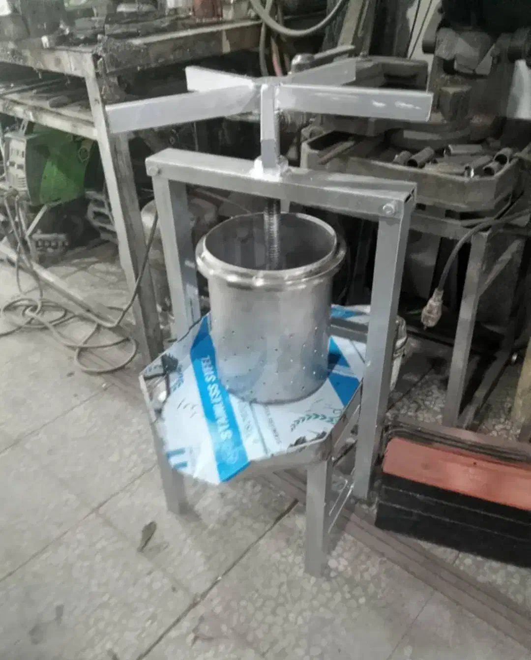 پرس آبغوره گیر|کافی‌شاپ و رستوران|اصفهان, مهدیه|دیوار