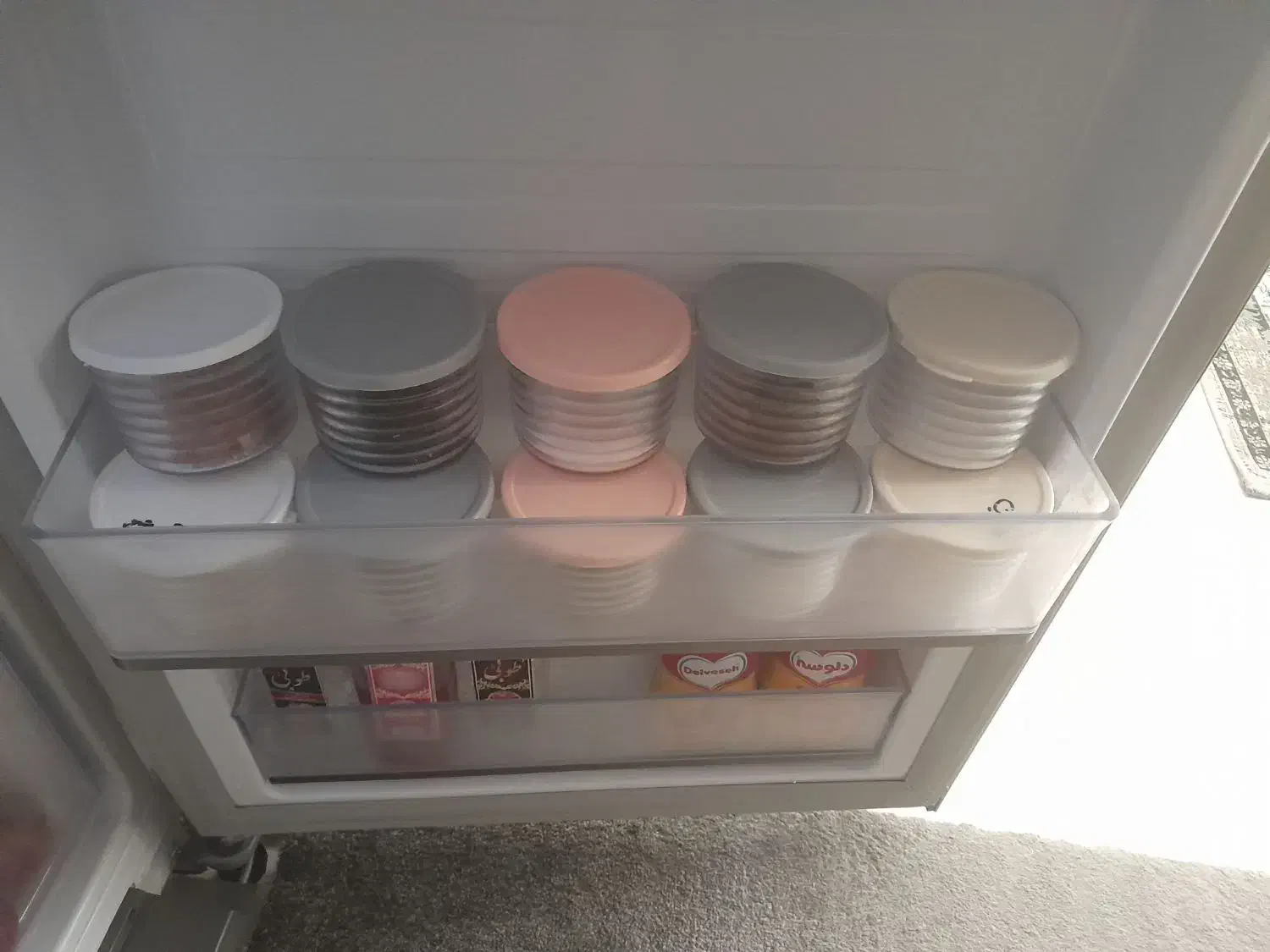 تعدادی ضرف یخچالی|ظروف نگهدارنده، پلاستیکی، یک‌بارمصرف|ساری, |دیوار