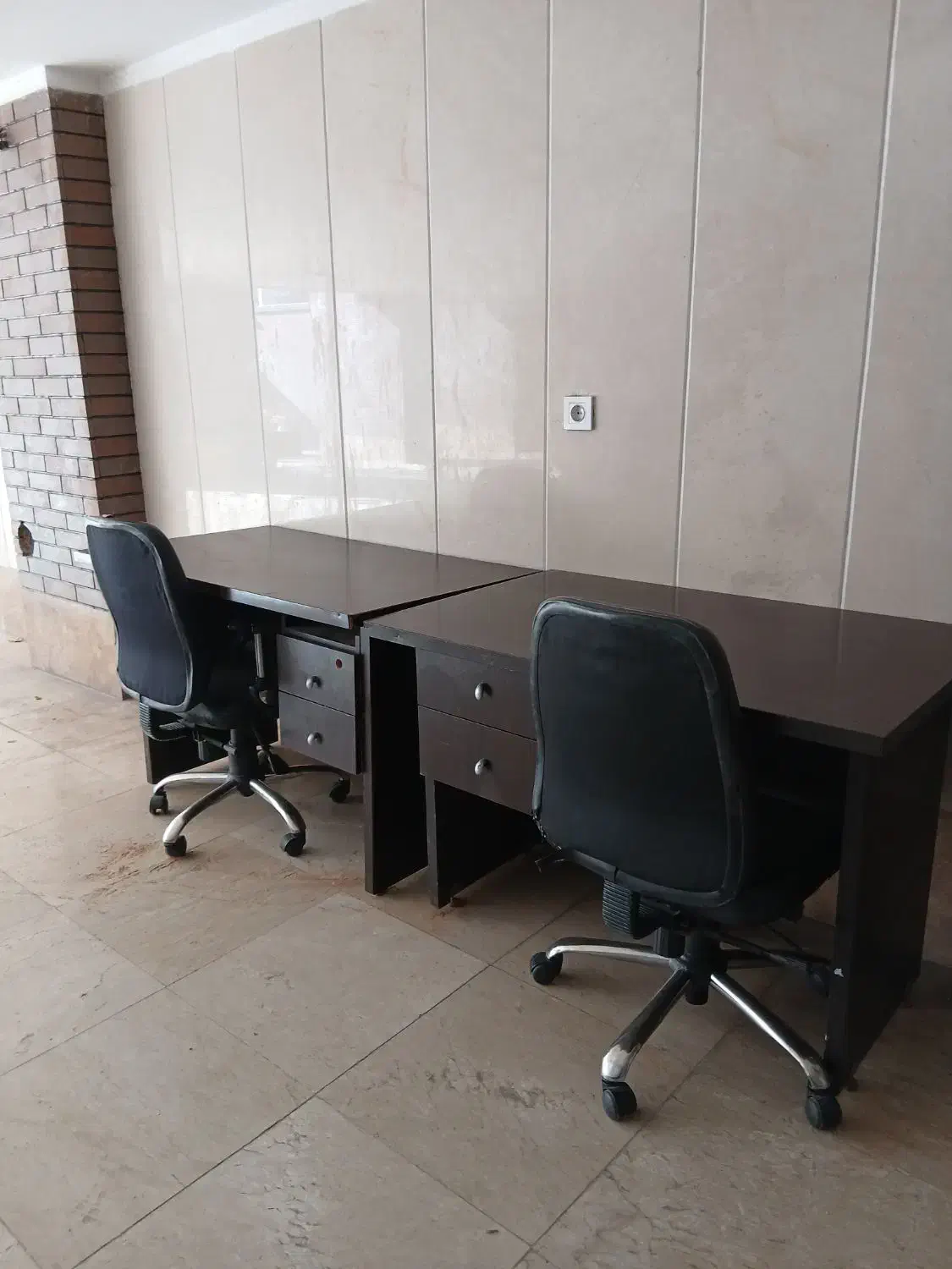 صندلی چرخ دار اداری و میز اداری تحریر|دفتر کار|پردیس, فاز ۴|دیوار