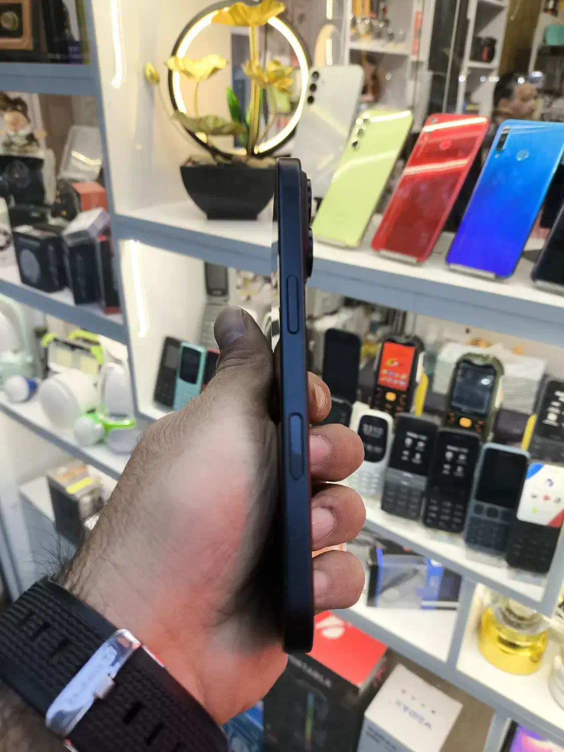 ایفون ۱۶ سلامت باطری ۱۰۰|موبایل|اصفهان, جامی|دیوار