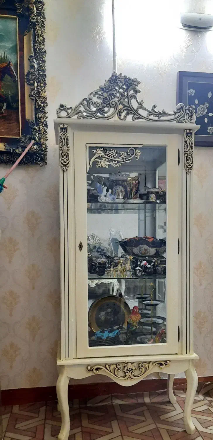 یک عدد بوفه چوبی سالم|بوفه، ویترین، کنسول|خمین, |دیوار