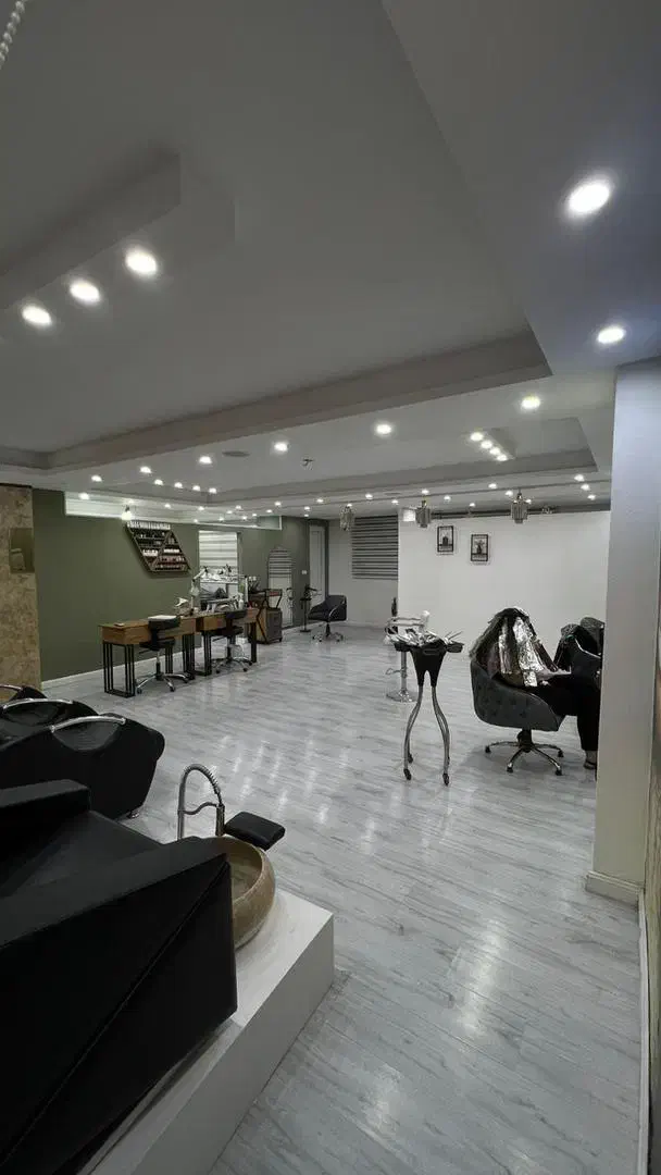 فلت 116 متری/پارتیشن‌شده/ بر دانشگاه|فروش دفتر کار، اتاق اداری، مطب|بندرعباس, |دیوار