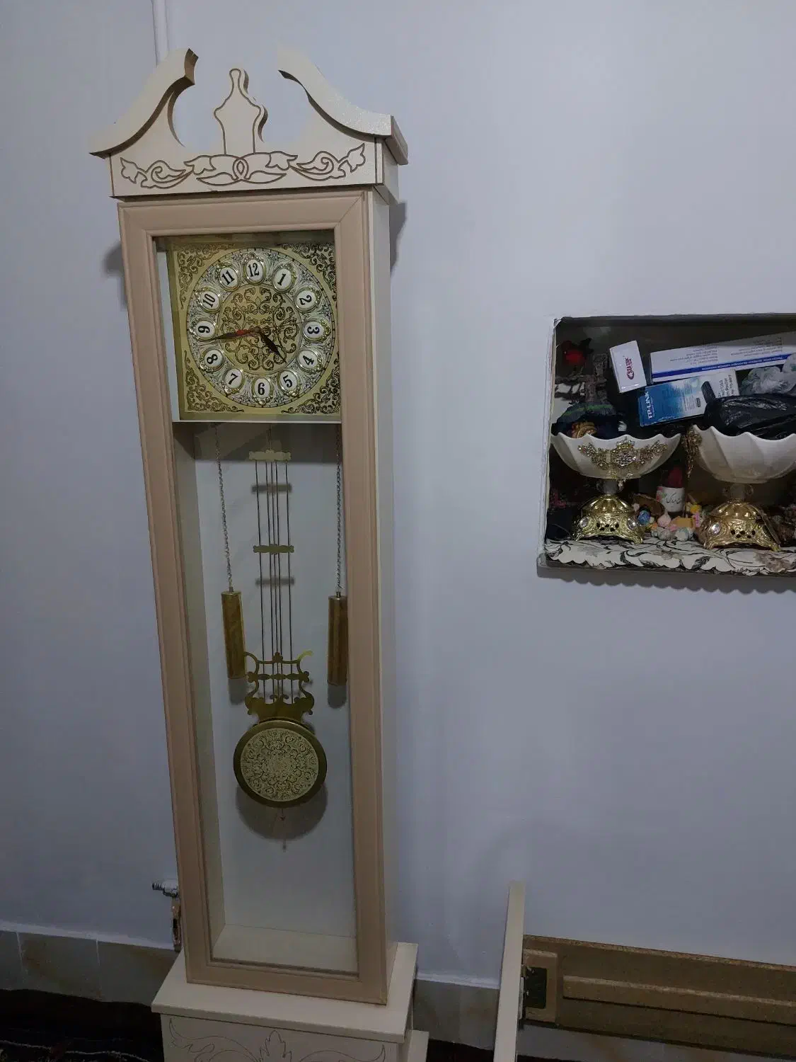 ساعت  ایستاده|ساعت دیواری و تزئینی|نیشابور, ابراهیم ادهم|دیوار